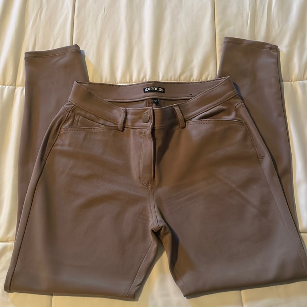 Express tan dress pant size 6